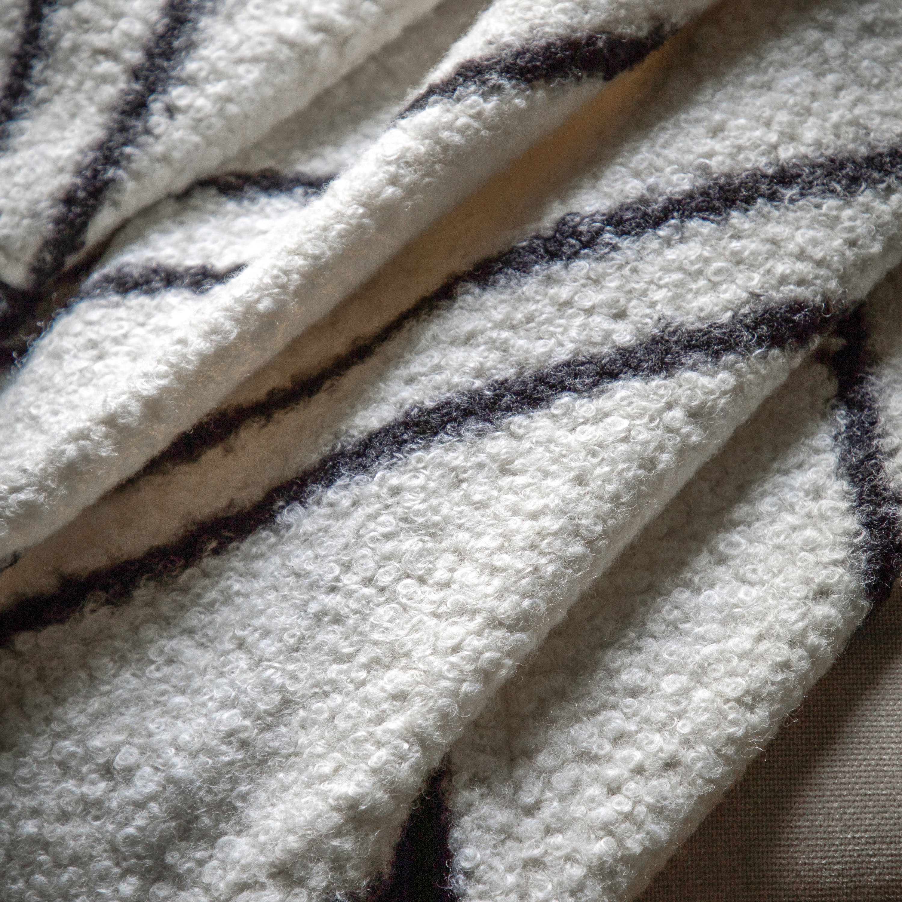 Elma Monochrome Scalloped Cream & Black Throw